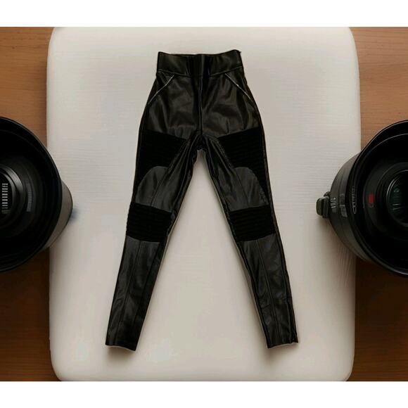 Maniere De Voir Leggings Womens Matte Vegan Leather Contour Side Ankle Zip 2 US - Picture 5 of 8